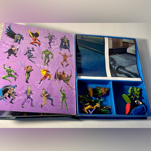 DC Comics Batman My Busy Books Story Book Play Set & 11 Mini Figures & Play Mat - Picture 9 of 9